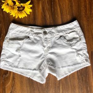 (BOGO!) Amethyst White Distressed Shorts Size 9